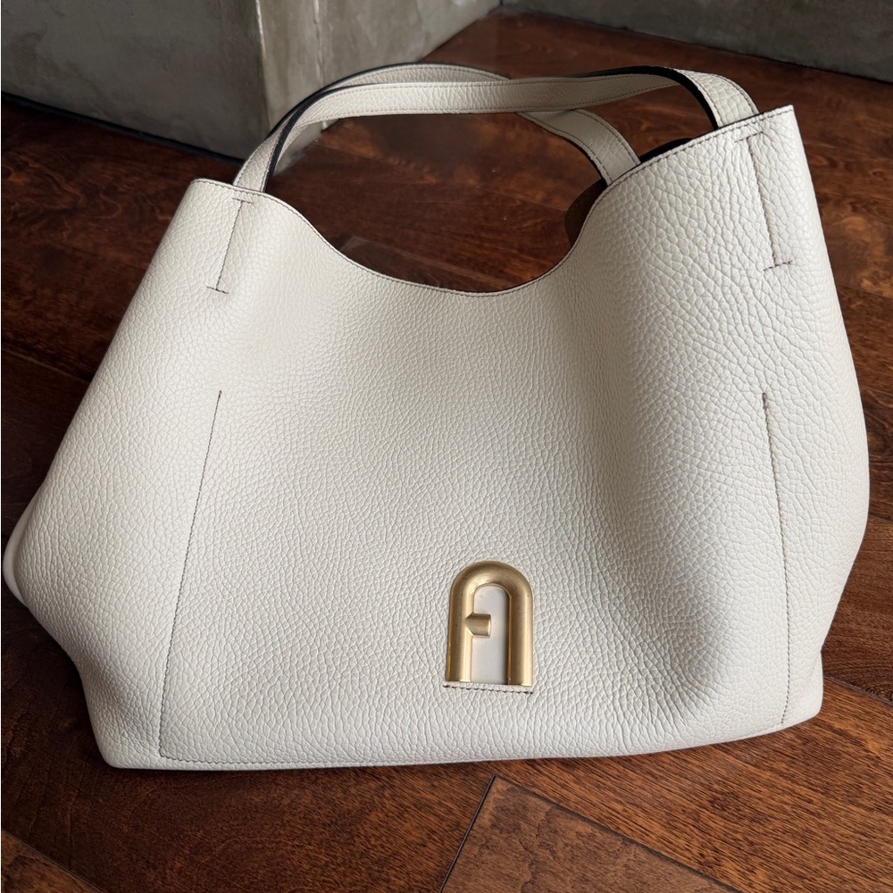 Furla Cream Leather Shoulder Bag